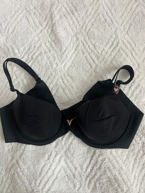 Victoria's Secret Black Molded Underwire Bra